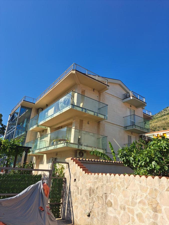 Apartments With Sea View In Prcanj 코토르 외부 사진