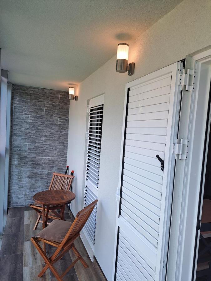 Apartments With Sea View In Prcanj 코토르 외부 사진