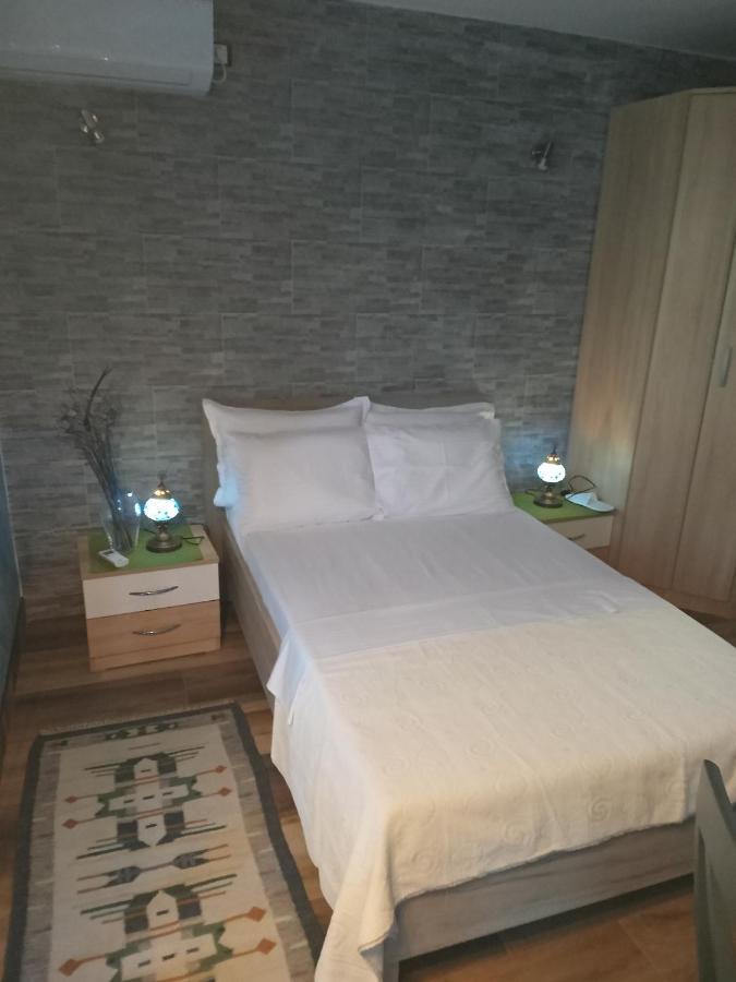 Apartments With Sea View In Prcanj 코토르 외부 사진