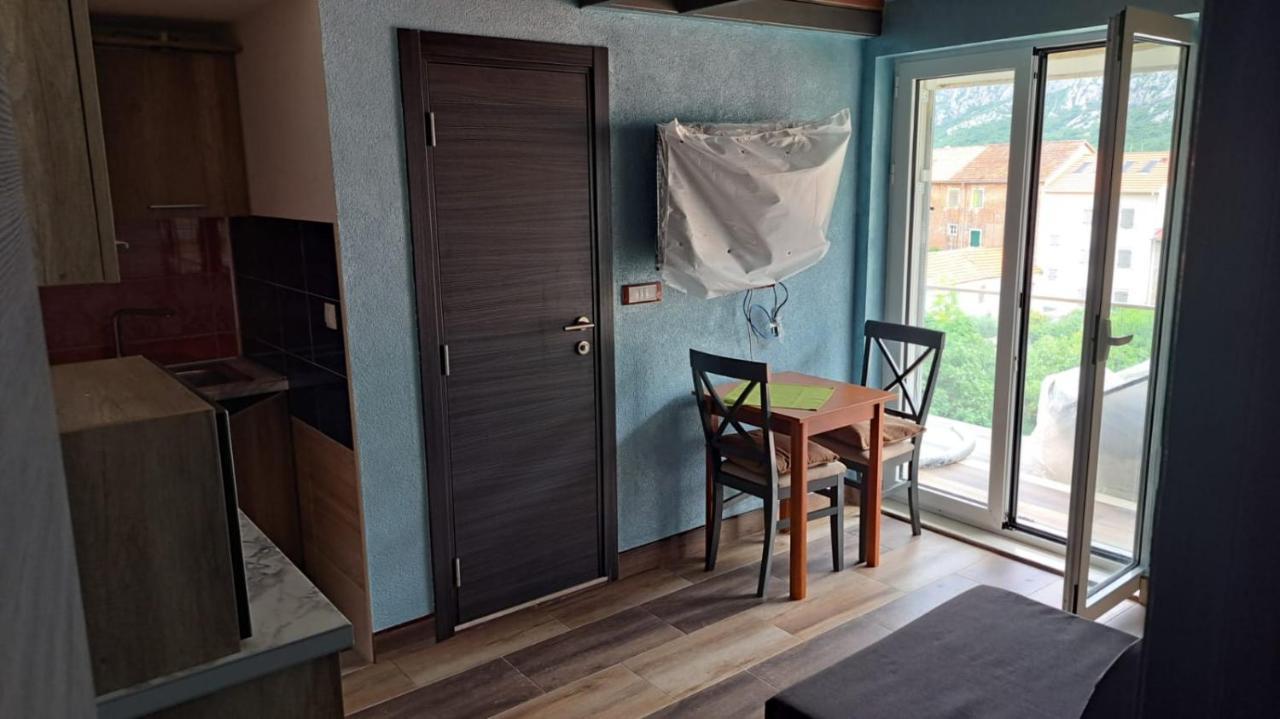 Apartments With Sea View In Prcanj 코토르 외부 사진