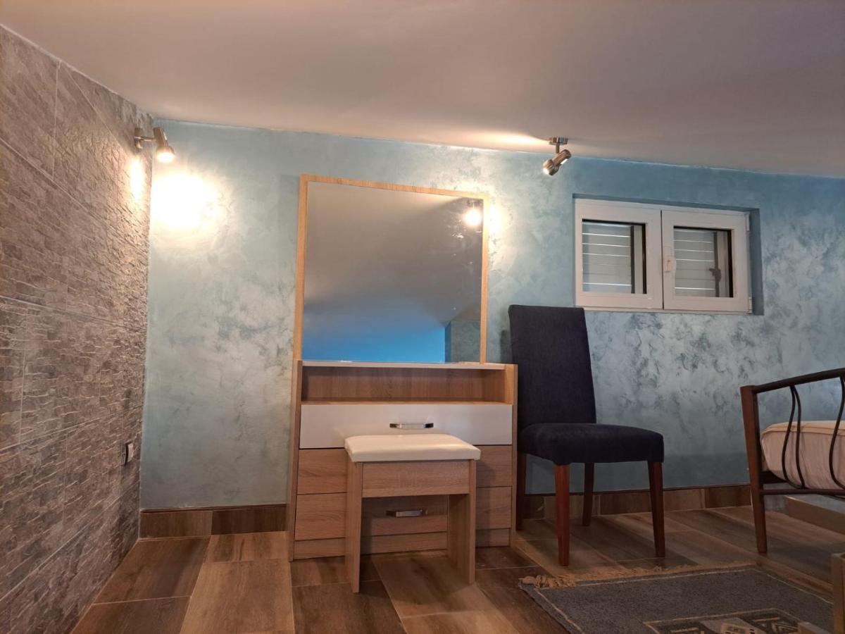 Apartments With Sea View In Prcanj 코토르 외부 사진