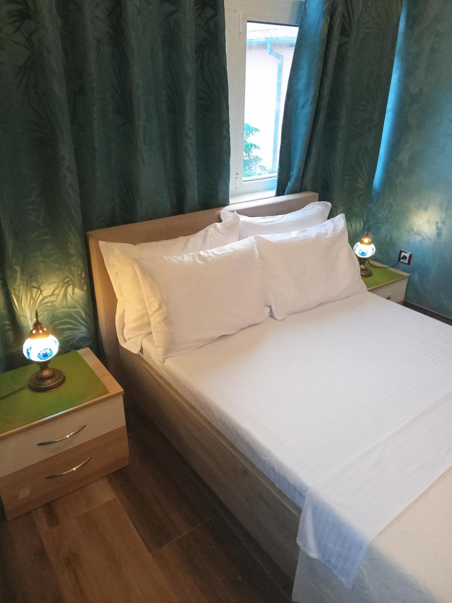 Apartments With Sea View In Prcanj 코토르 객실 사진